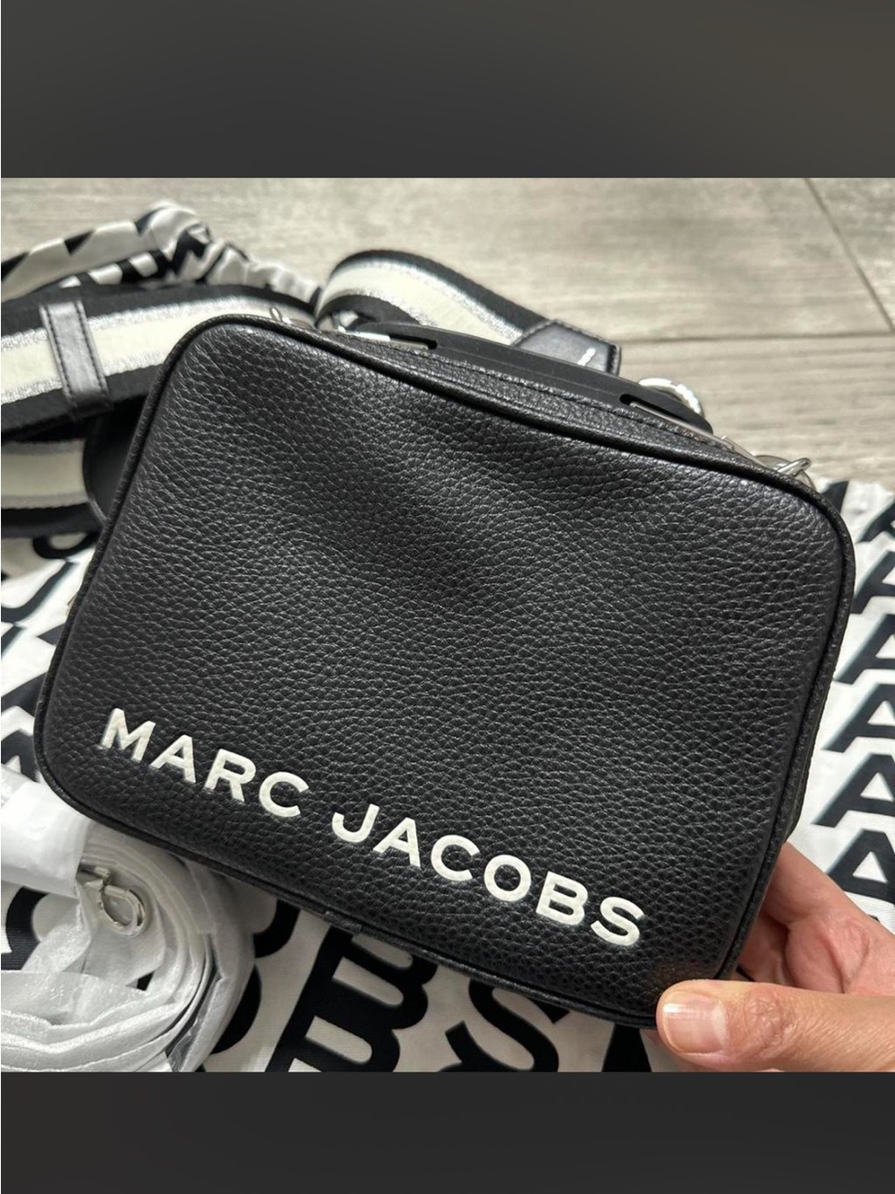Marc Jacobs Black and White Crossbody Camera Bag - Picture 3 of 7